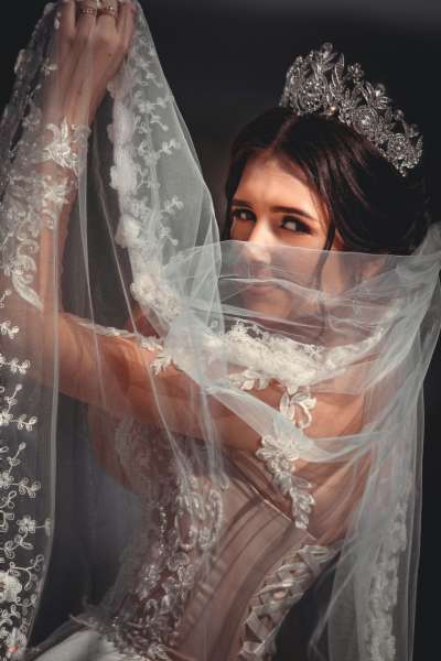 Невеста с фатой